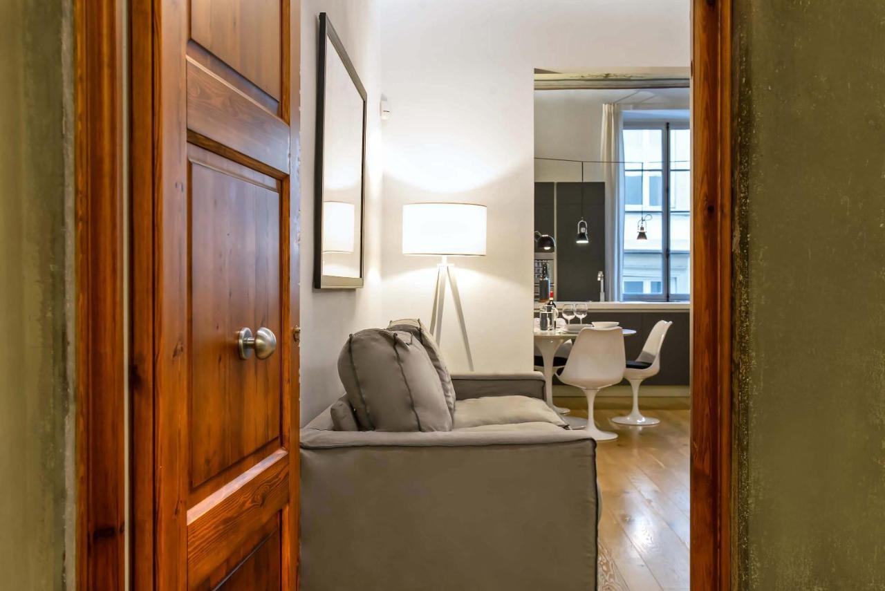 The Charm Of Santa Croce Apartment Florence Luaran gambar