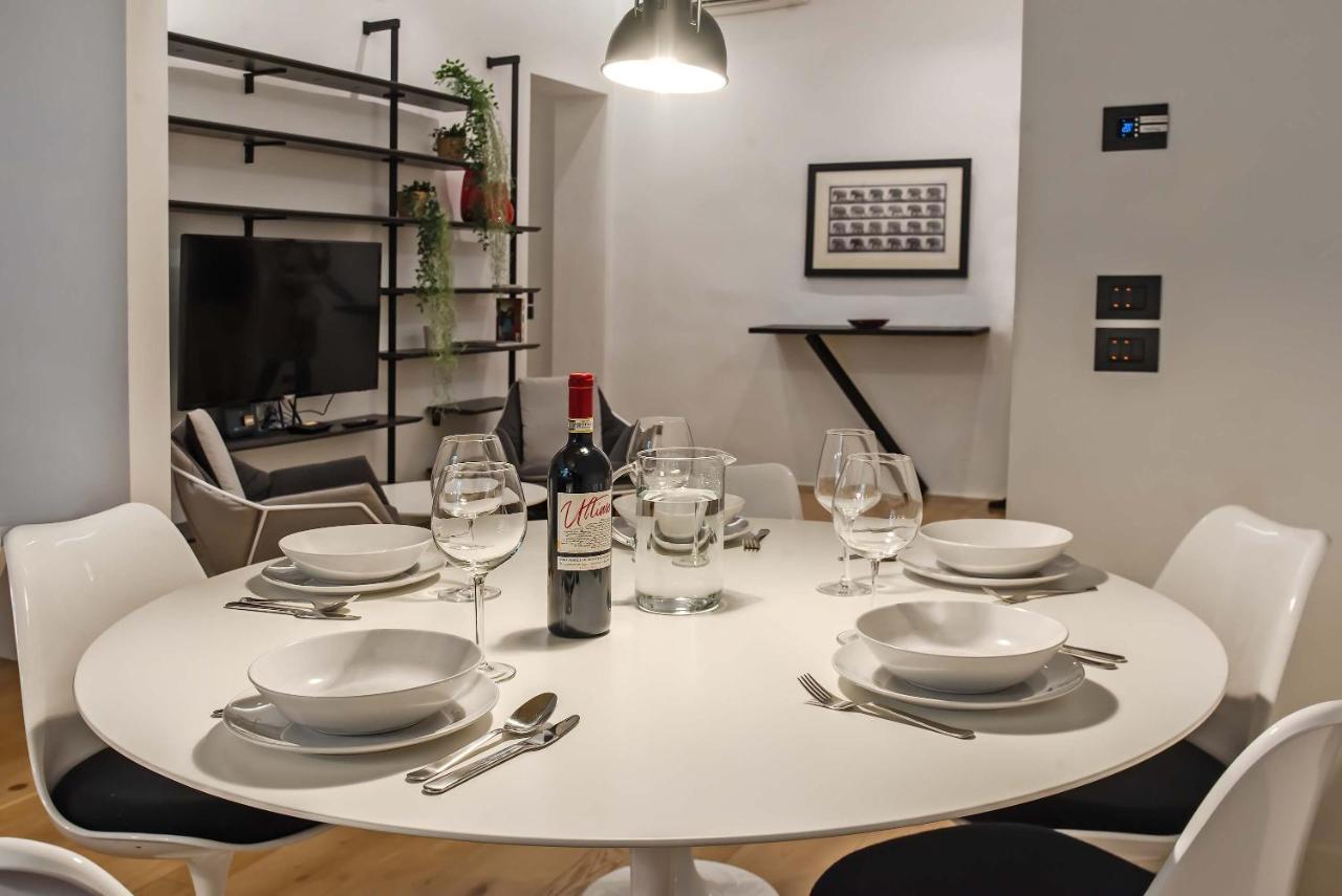 The Charm Of Santa Croce Apartment Florence Luaran gambar