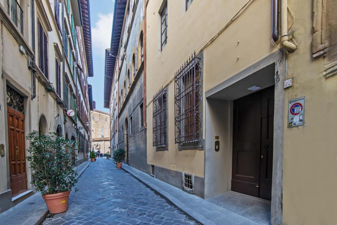The Charm Of Santa Croce Apartment Florence Luaran gambar