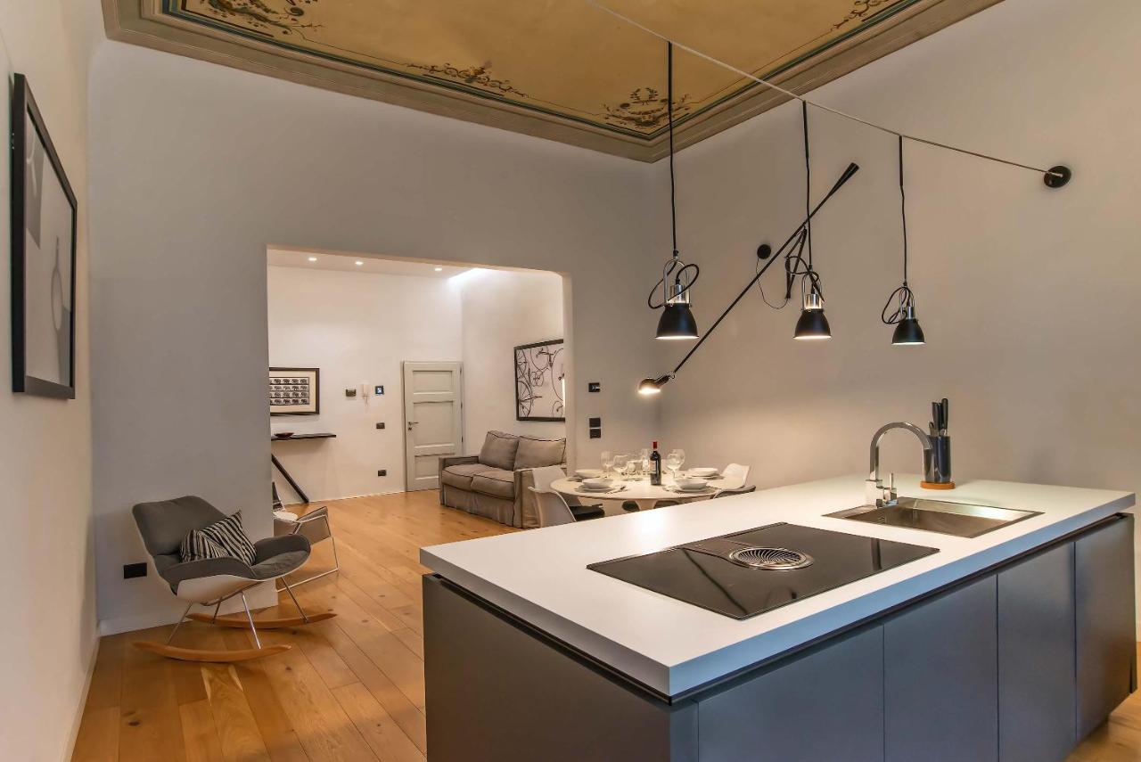 The Charm Of Santa Croce Apartment Florence Luaran gambar